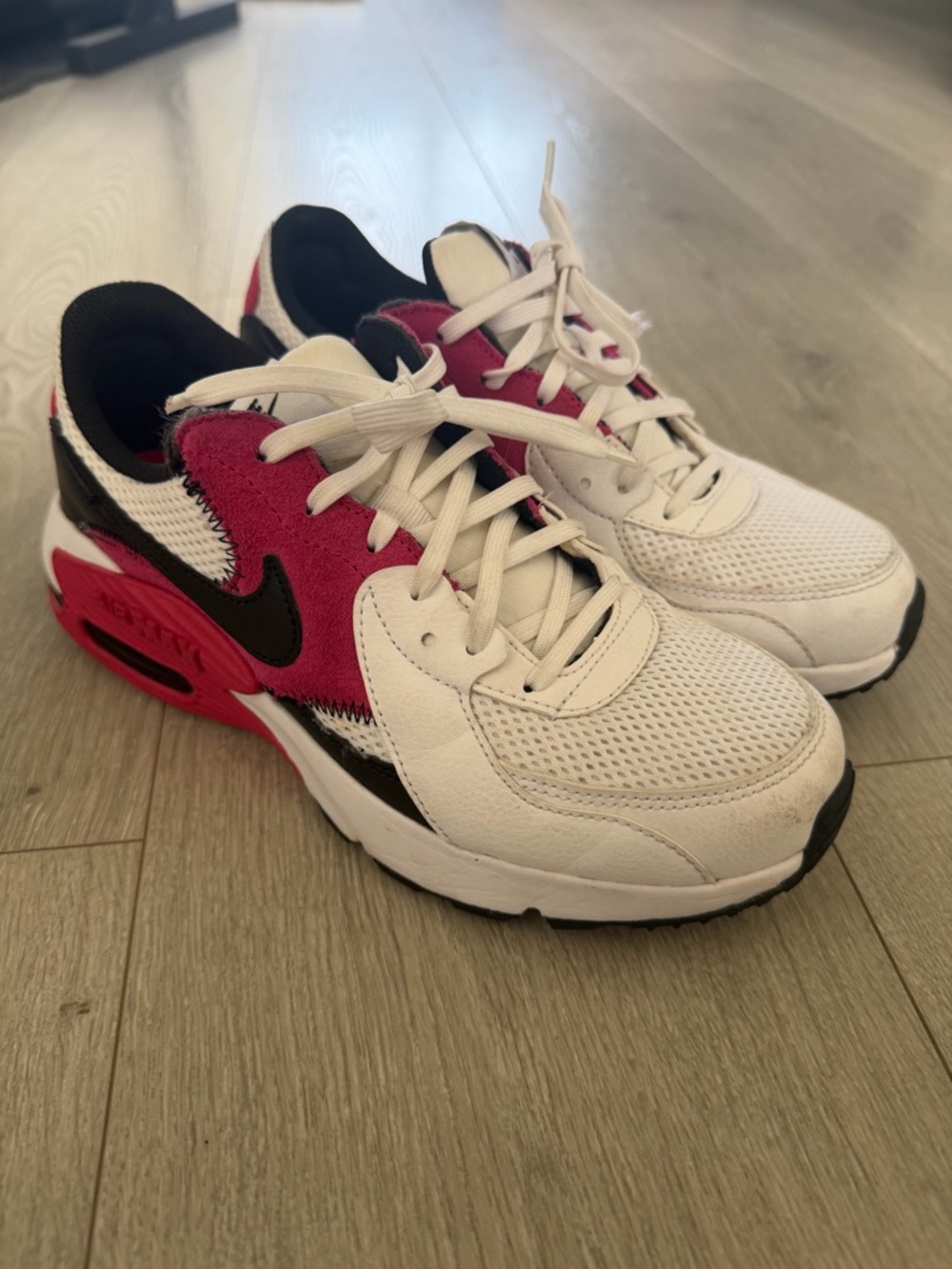 Nike White Black Pink Low-Top Athletic Sneakers
